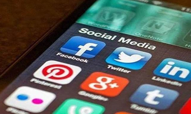 social media benefits and disadvantages